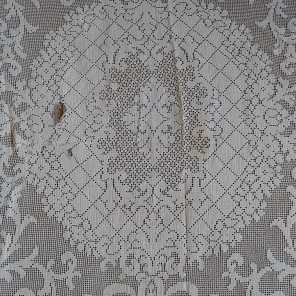 Vintage Table Cloth 65" x 80" - Picture 2 of 9